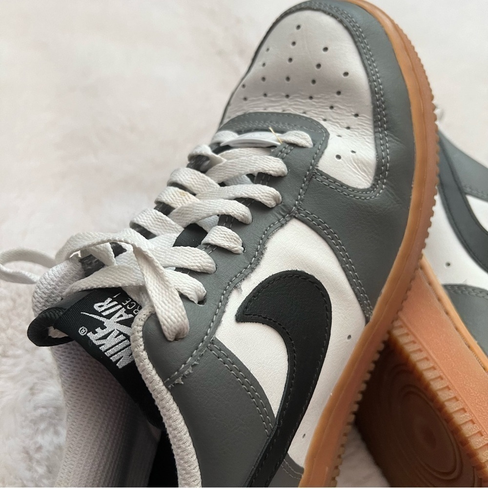 Nike AF1 - Air Force 1 *RARE COLOR* - Picture 4 of 9